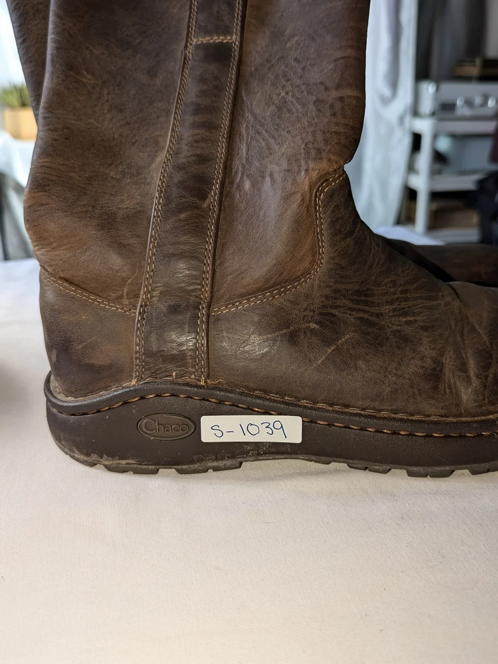 Chaco Men’s Brown Leather Pull-On Mid-Calf Work Boots Lug Sole Slip Resistant 9